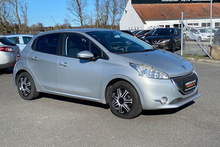 Sølv Peugeot 208 fra 2013