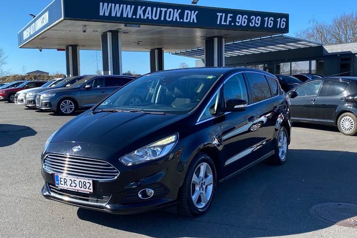 Sort Ford S-MAX fra 2019 set udefra