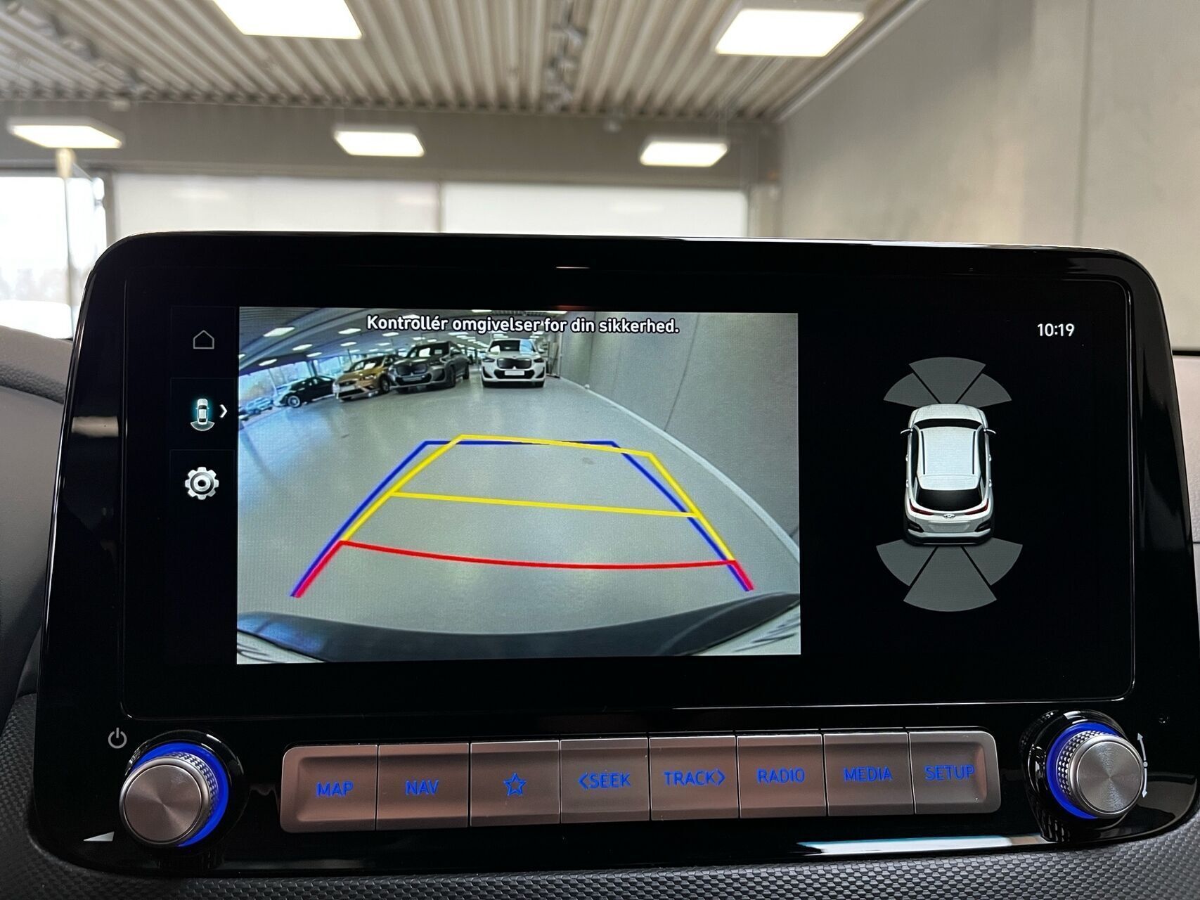 Blå Hyundai Kona fra 2023