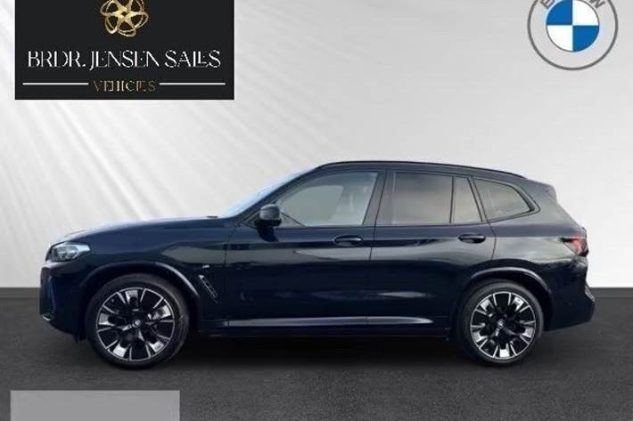 Sort BMW iX3 fra 2023