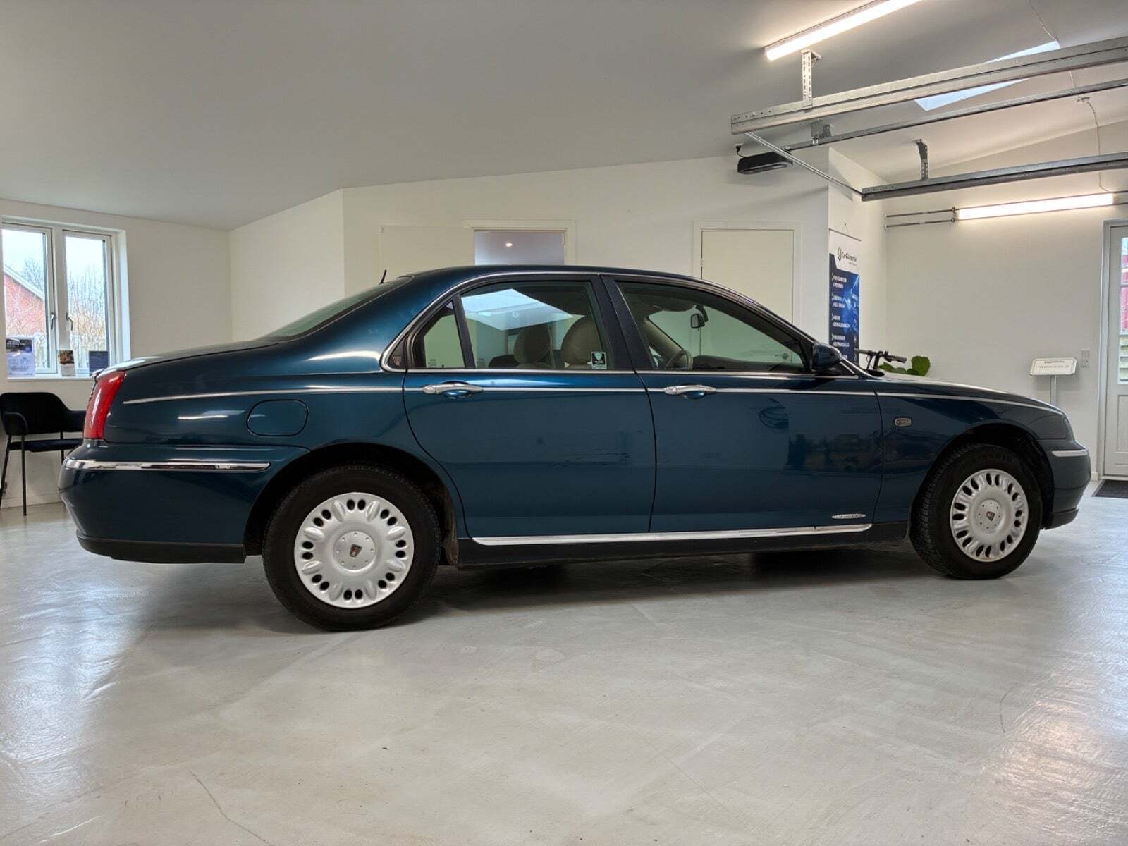 Grøn Rover 75 fra 2000 set udefra