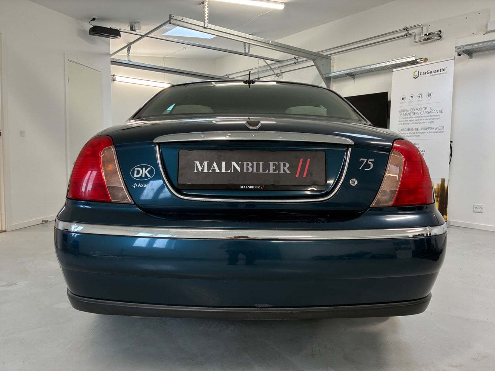 Grøn Rover 75 fra 2000 set udefra