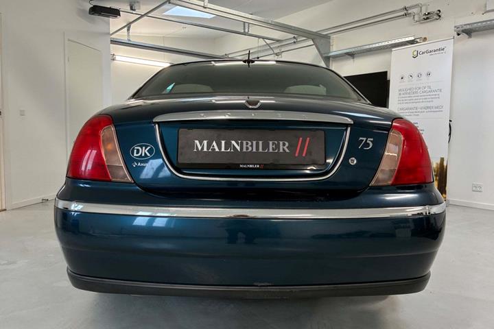 Grøn Rover 75 fra 2000 set udefra