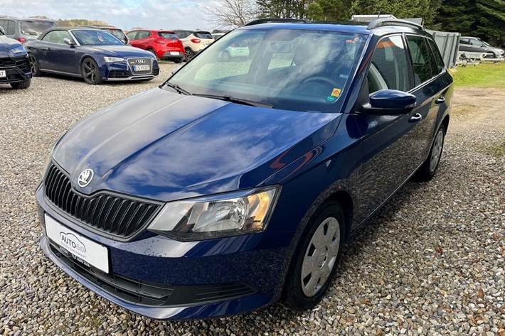 Blå Skoda Fabia fra 2017