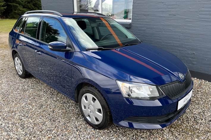Blå Skoda Fabia fra 2017