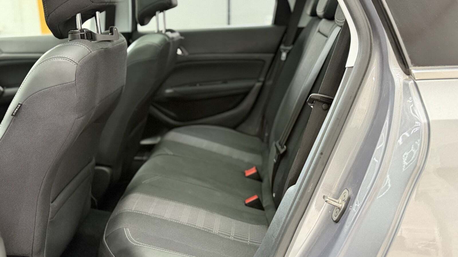 Peugeot 308 1,2 e-THP 130 Allure Sky SW