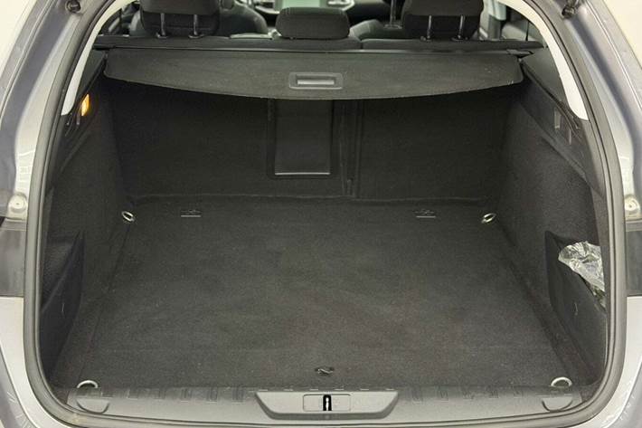 Sølv Peugeot 308 fra 2018