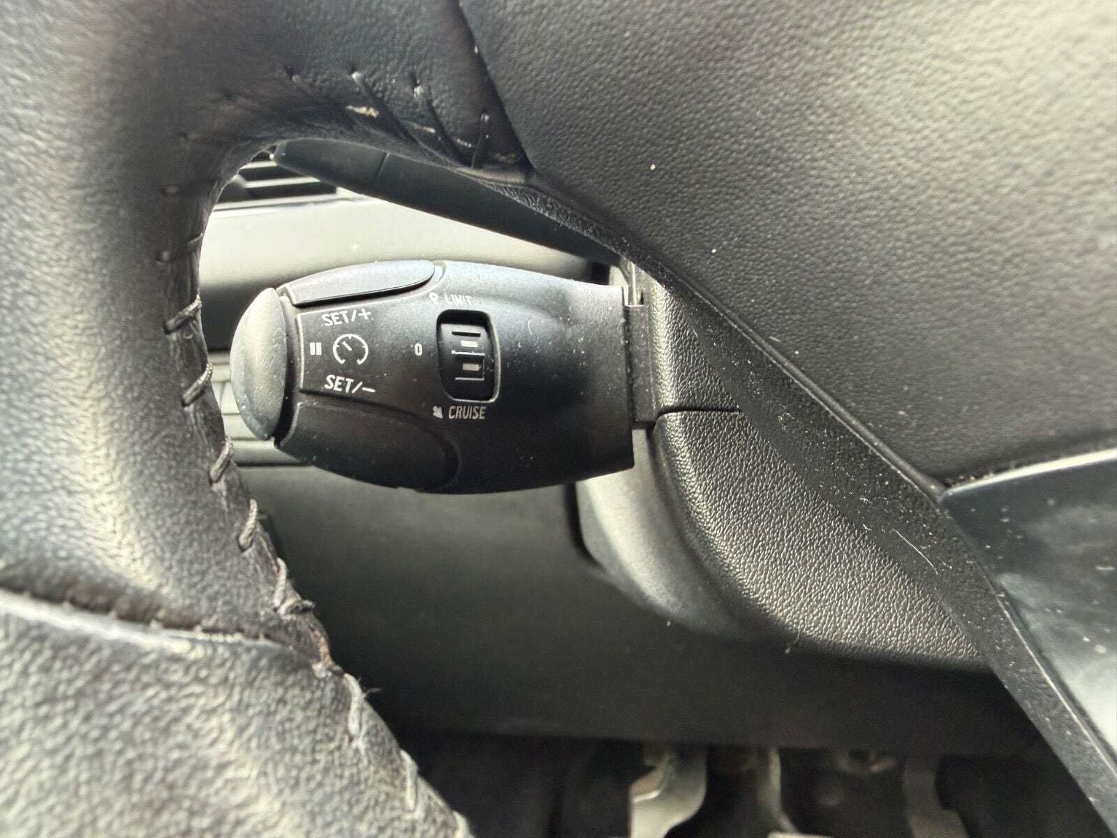 Grøn Peugeot 208 fra 2019