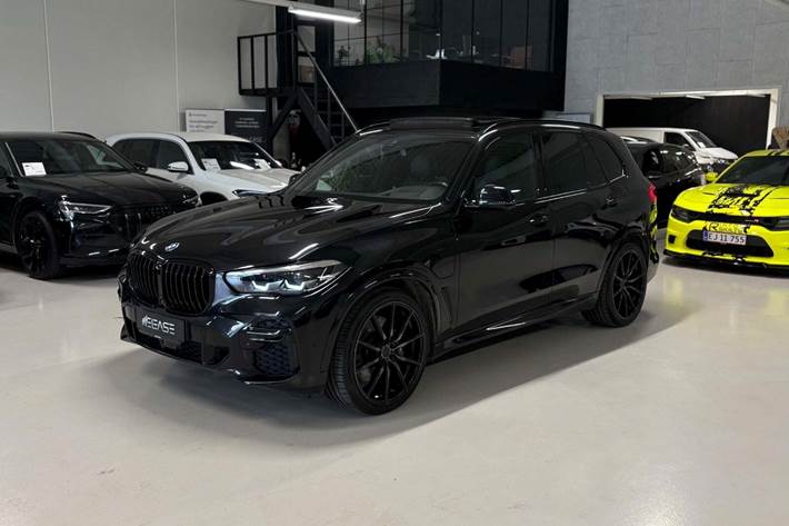 Sort BMW X5 fra 2021