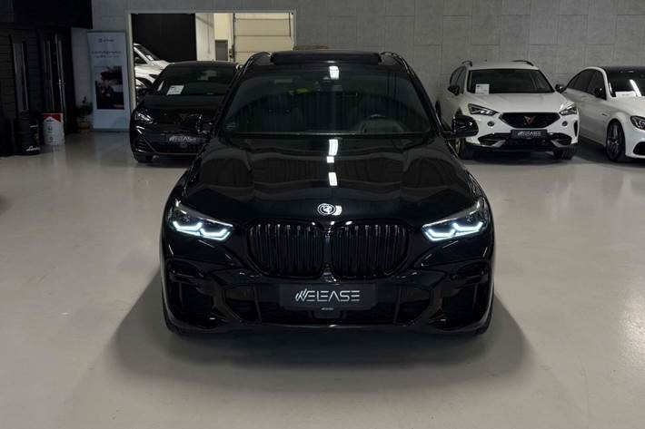Sort BMW X5 fra 2021