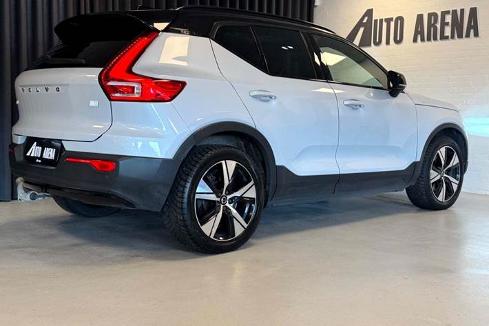 Grå Volvo XC40 fra 2021