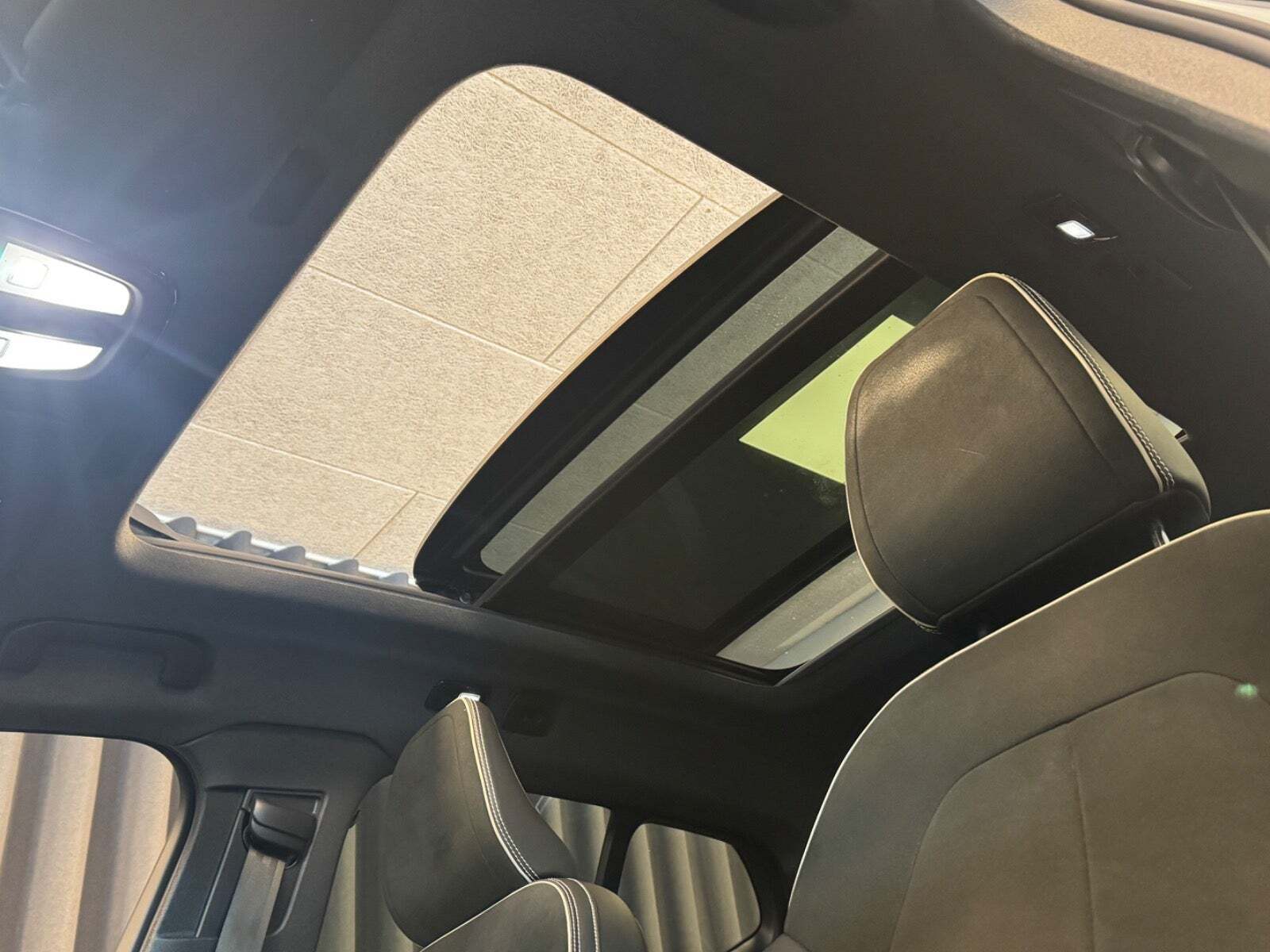 Grå Volvo XC40 fra 2021