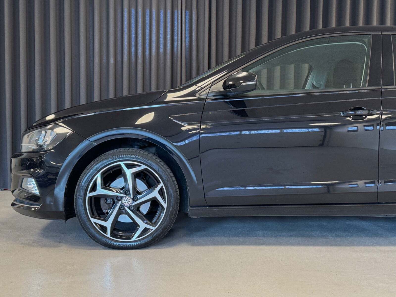 Sort VW Polo fra 2019