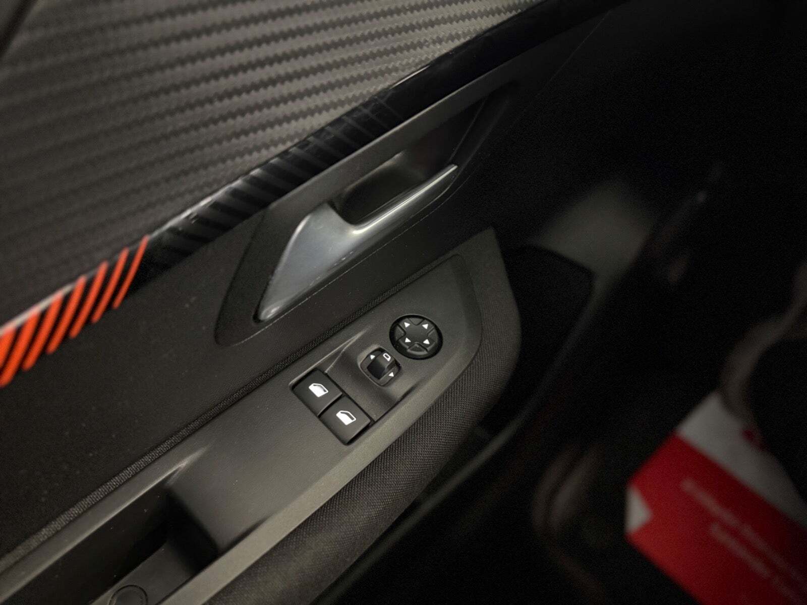 Hvid Peugeot e-208 fra 2021