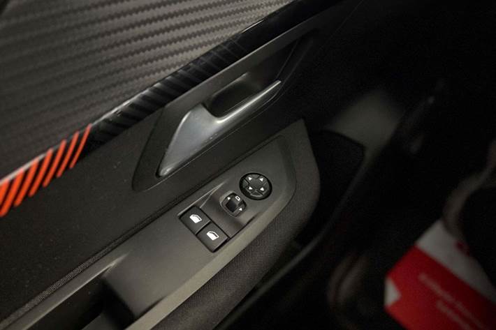 Hvid Peugeot e-208 fra 2021