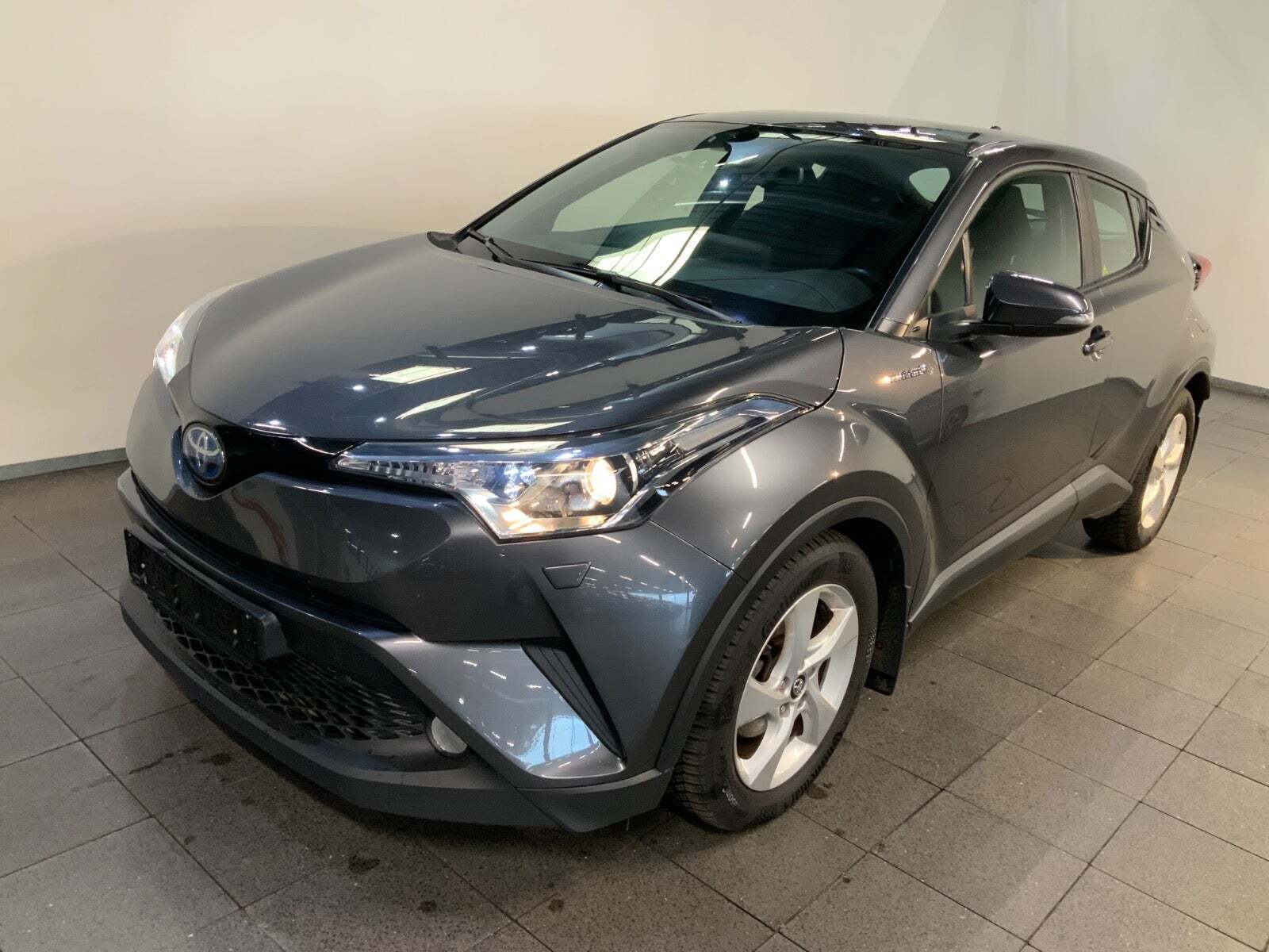 Toyota C-HR 1,8 Hybrid C-ENTER CVT