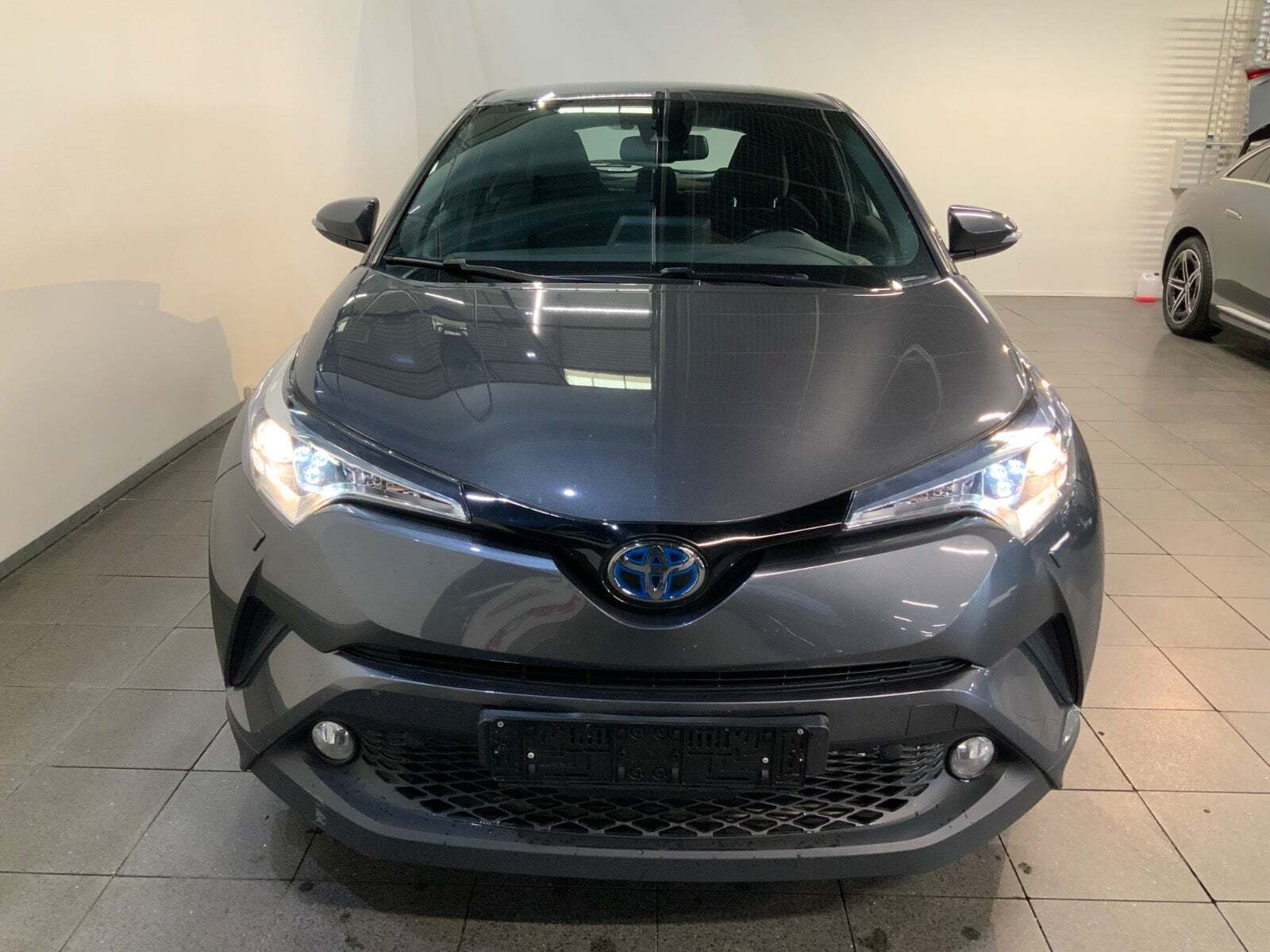 Toyota C-HR 1,8 Hybrid C-ENTER CVT