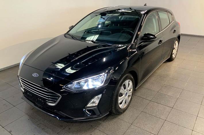 Sort Ford Focus fra 2020 set udefra