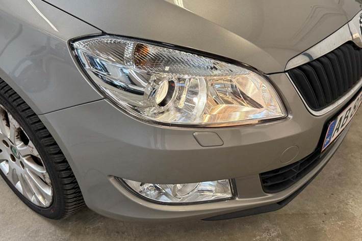 Sort Skoda Fabia fra 2013