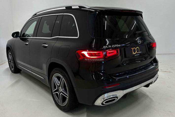 Sort Mercedes GLB220 d fra 2022