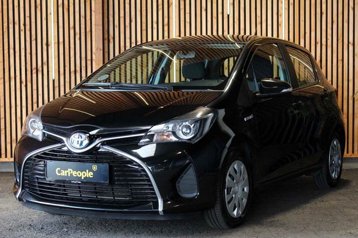 Sort Toyota Yaris fra 2015