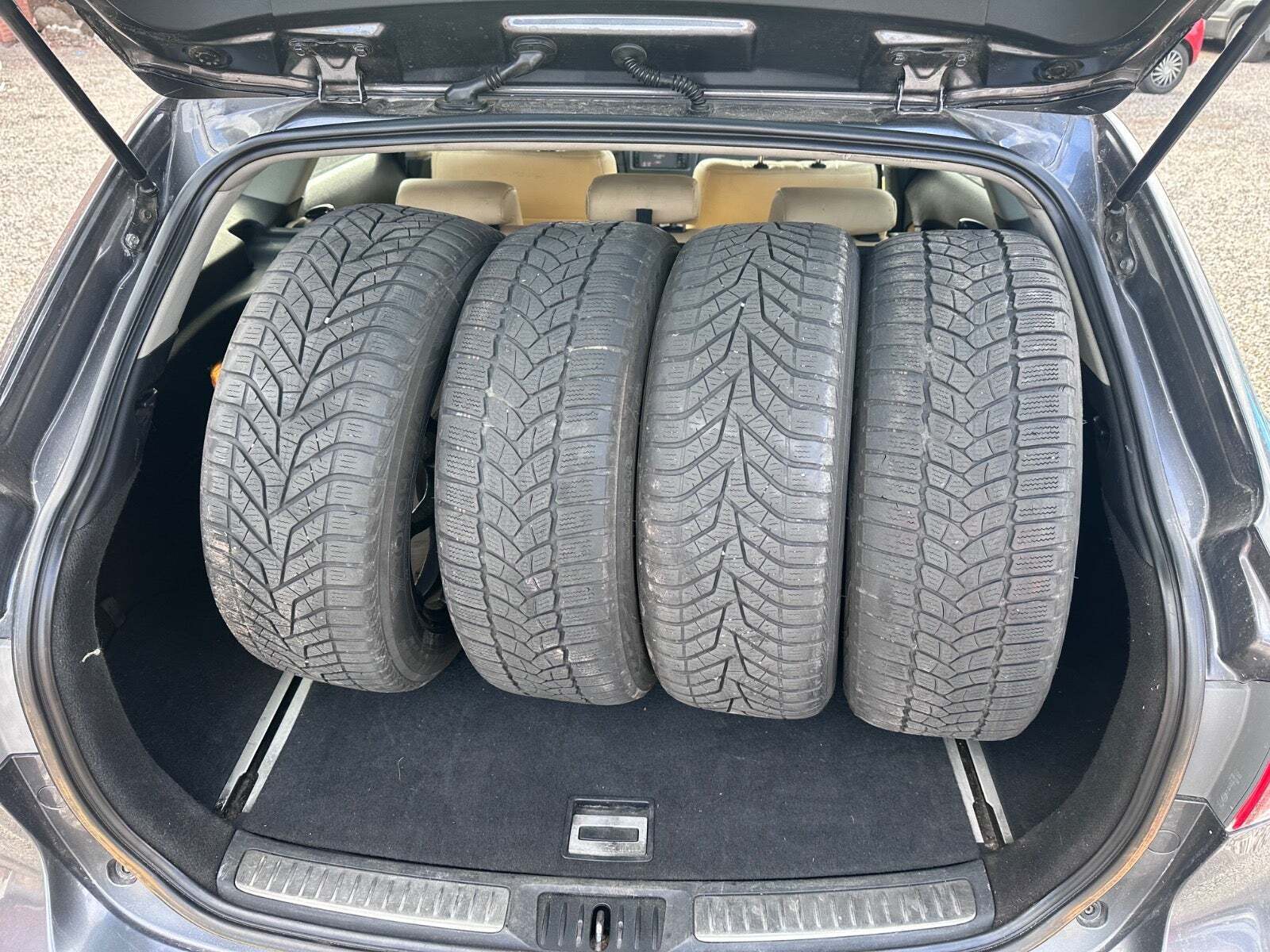 Toyota Avensis 2,0 D-4D Executive stc.