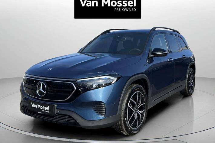 Blå Mercedes EQB250 fra 2022