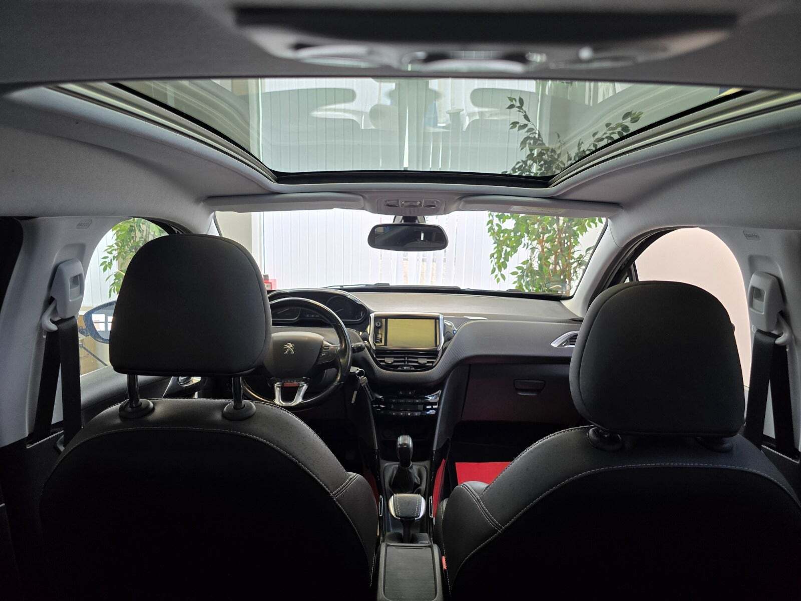 Peugeot 2008 1,2 e-THP 110 Desire Sky