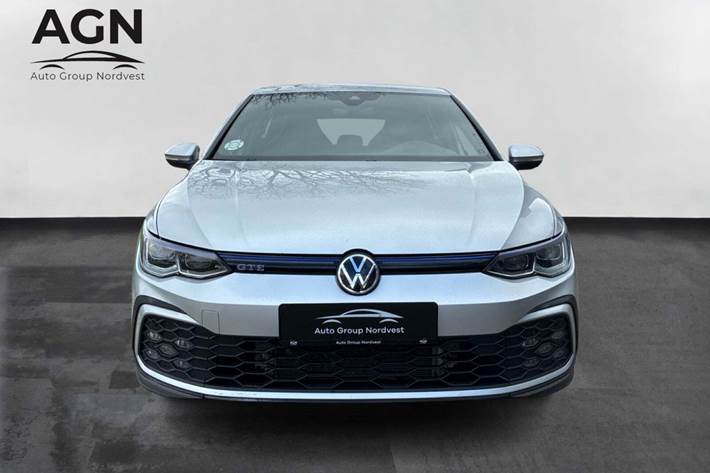 Sølv VW Golf VIII fra 2021