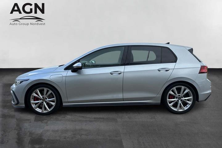 Sølv VW Golf VIII fra 2021