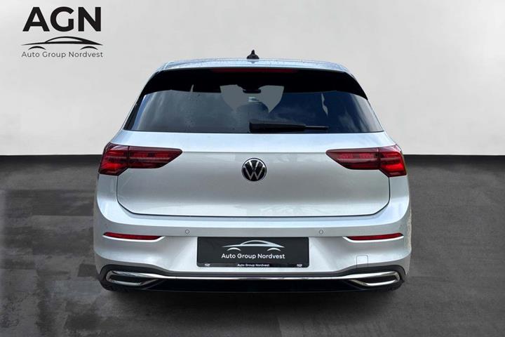 Sølv VW Golf VIII fra 2021