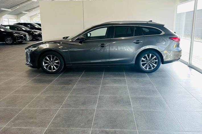 Grå Mazda 6 fra 2018
