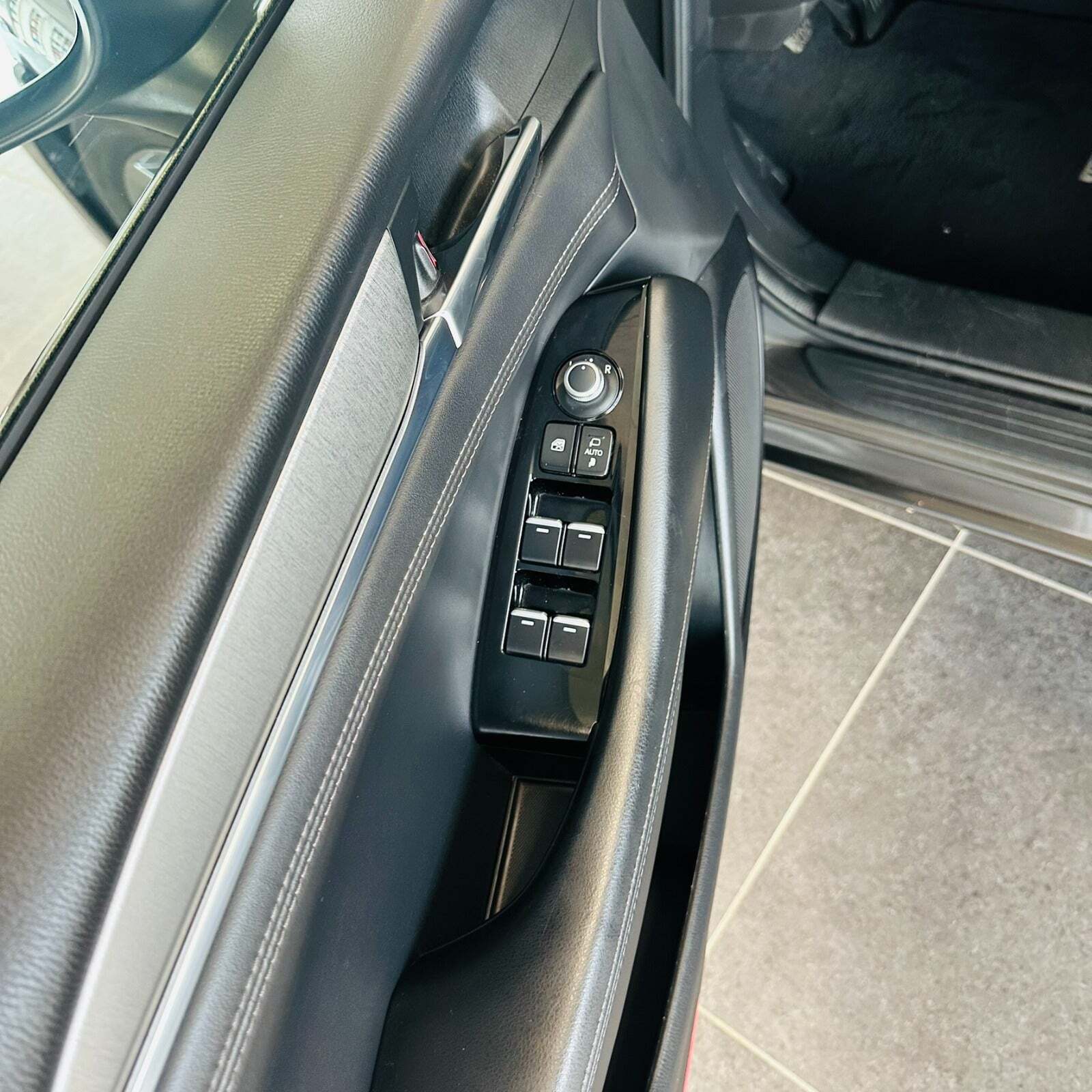 Grå Mazda 6 fra 2018