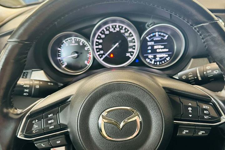 Grå Mazda 6 fra 2018