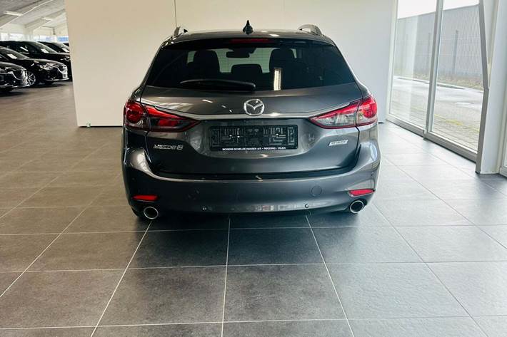 Grå Mazda 6 fra 2018