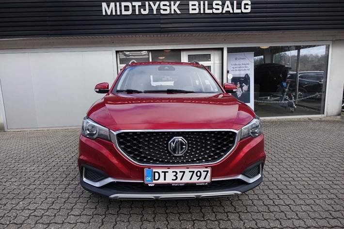 Rød MG ZS fra 2020