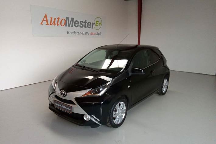 Sort Toyota Aygo fra 2015