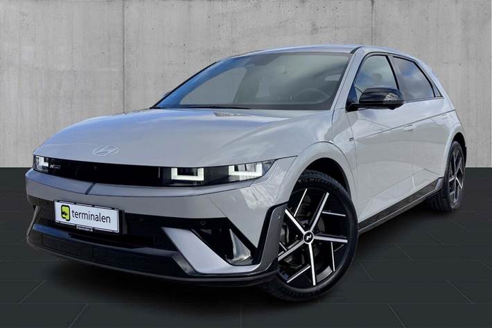Grå Hyundai Ioniq 5 fra 2025