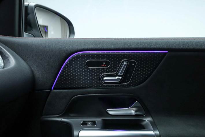 Sort Mercedes EQA350 fra 2026