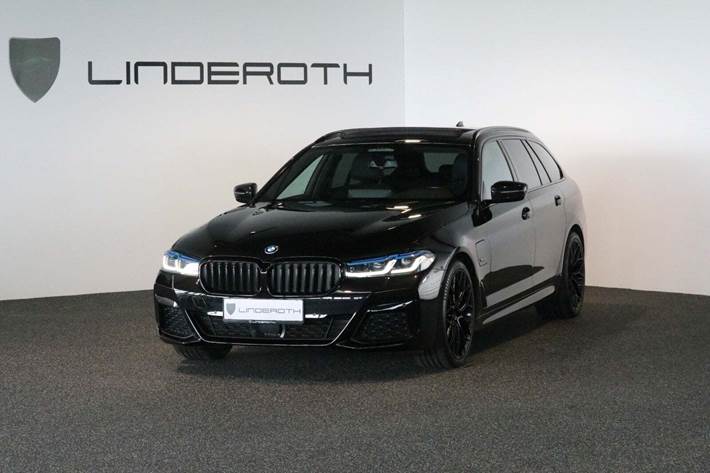 Sort BMW 530e fra 2022