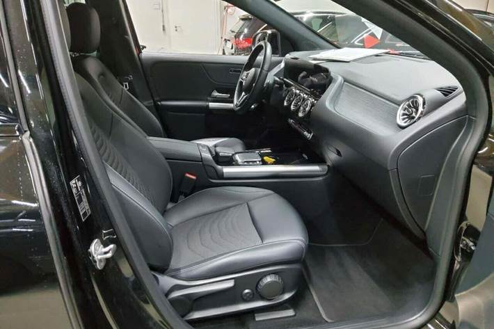 Sort Mercedes EQA250+ fra 2024