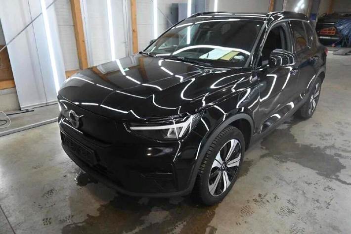Hvid Volvo XC40 fra 2023