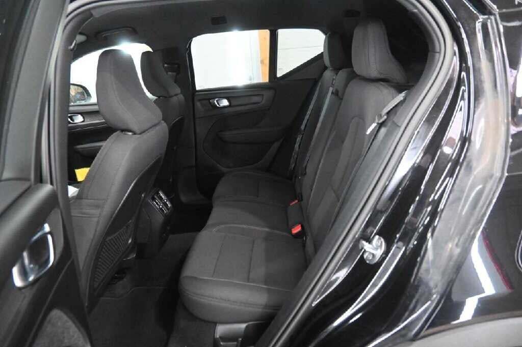 Hvid Volvo XC40 fra 2023