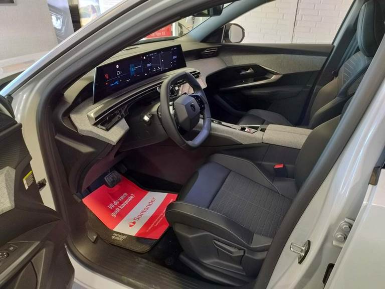 Peugeot e-5008 77 Allure Pack 7prs