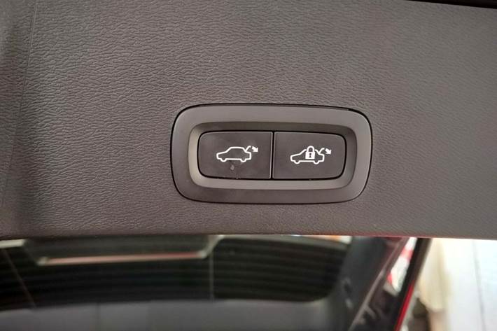 Sort Volvo XC40 fra 2022