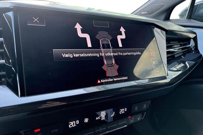 Grå Audi Q4 e-tron fra 2022