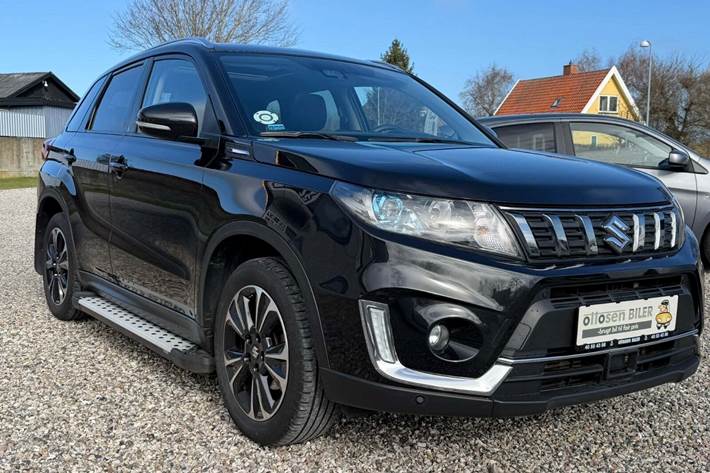 Sort Suzuki Vitara fra 2020