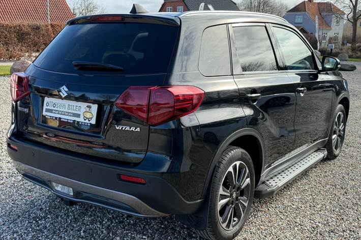 Sort Suzuki Vitara fra 2020