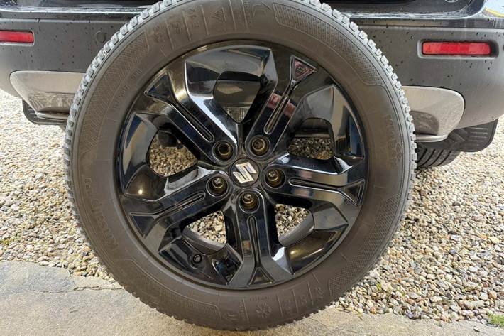 Sort Suzuki Vitara fra 2020