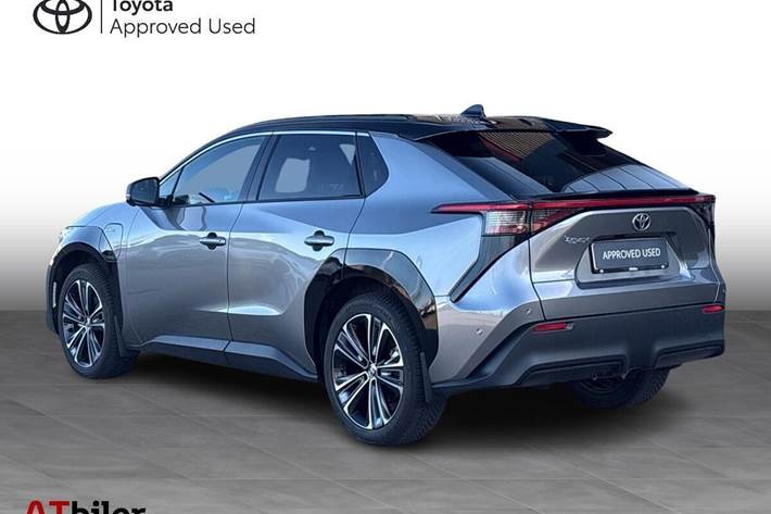 Sort Toyota BZ4X fra 2025